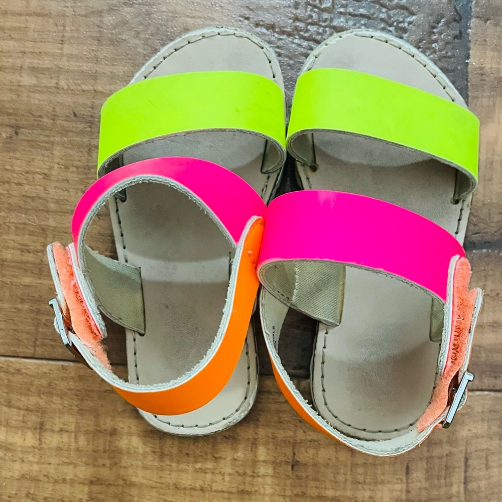Strip sandal| size:6 | toddler girl